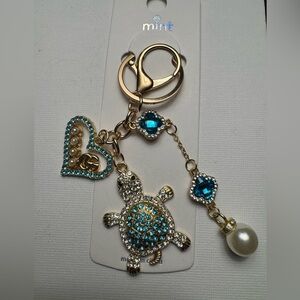 New turtle and clover keychain